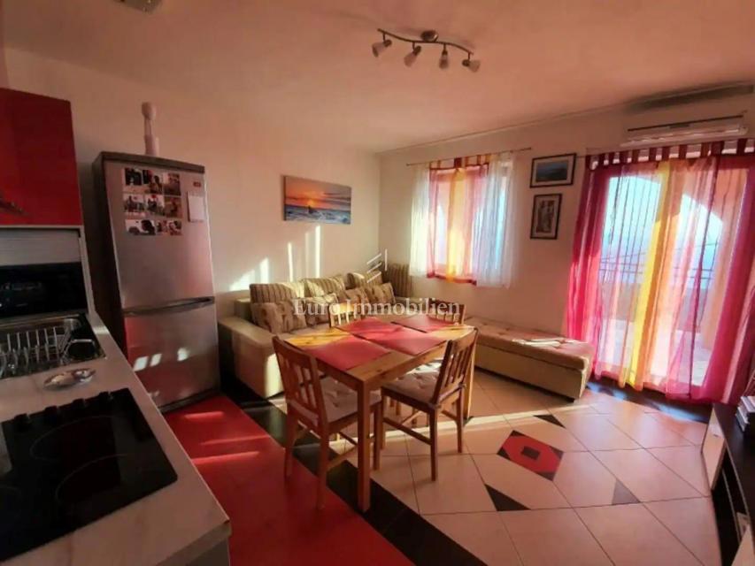 Klenovica, apartmajska hiša z lepim razgledom