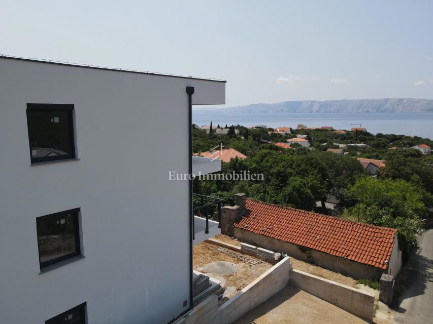 Stanovanje v novi stavbi s pogledom na morje