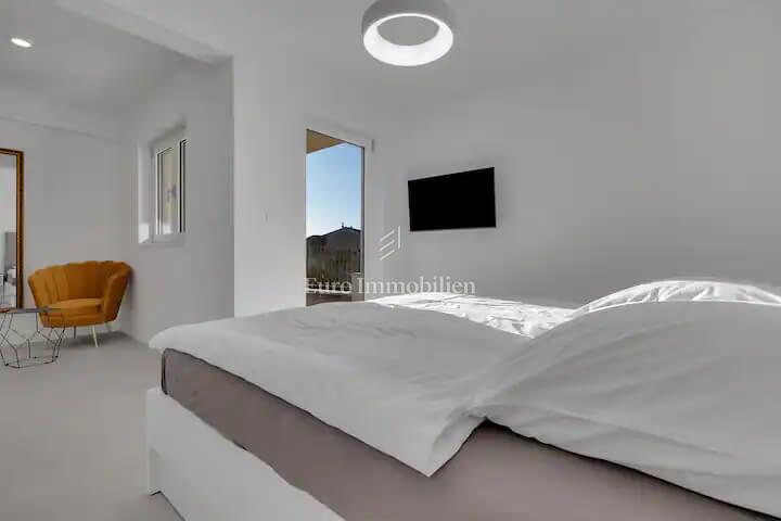 Apartma z bazenom v bližini plaže v Tučepih