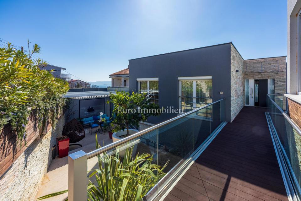 Edinstven penthouse za prodajo v Crikvenici