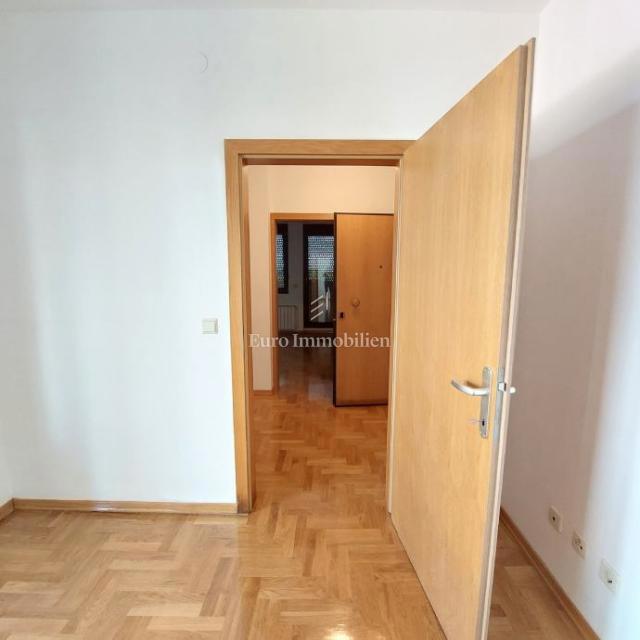 Donja Dubrava - prenovljeno stanovanje s parkiriščem