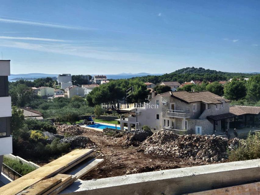 Tribunj, novogradnja - apartma s pogledom na morje