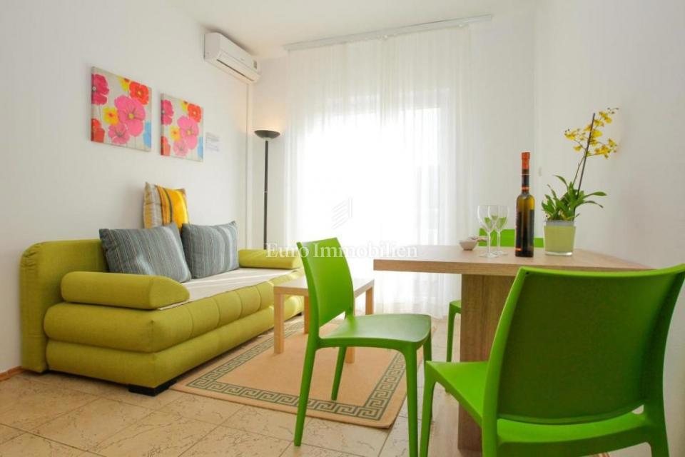 Pag - hiša s 6 apartmaji!