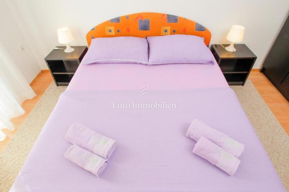 Pag - hiša s 6 apartmaji!
