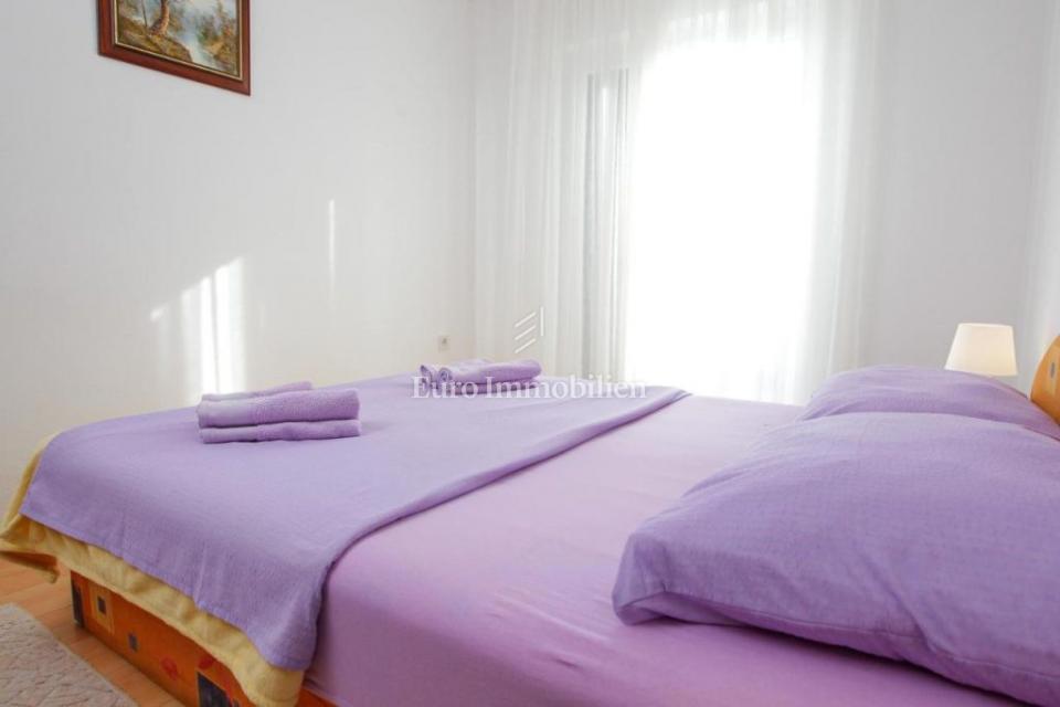 Pag - hiša s 6 apartmaji!
