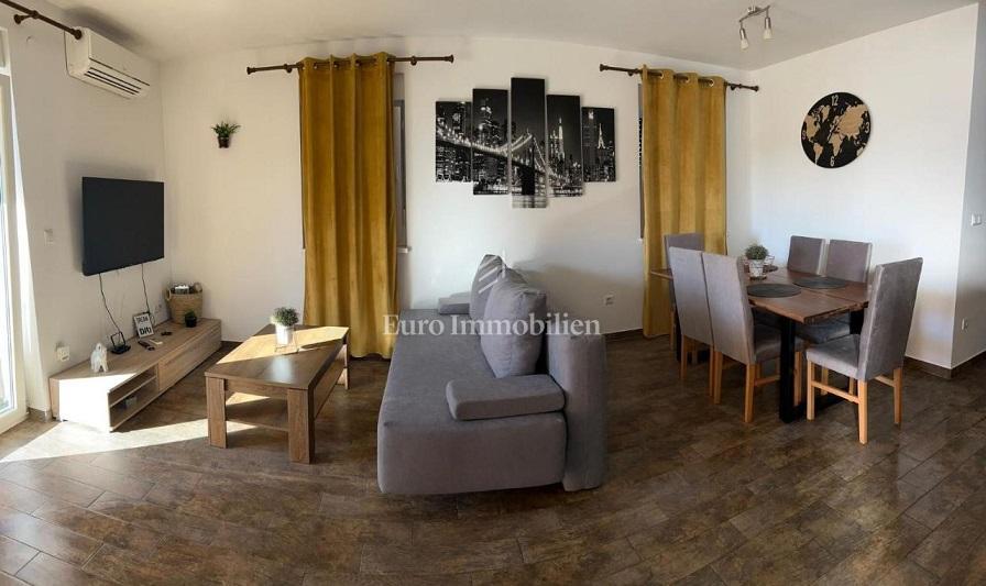  Opremljen apartma v Novalji, otok Pag
