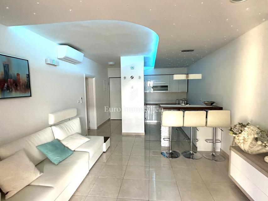 Apartma z vrtom 100 metrov od plaže!