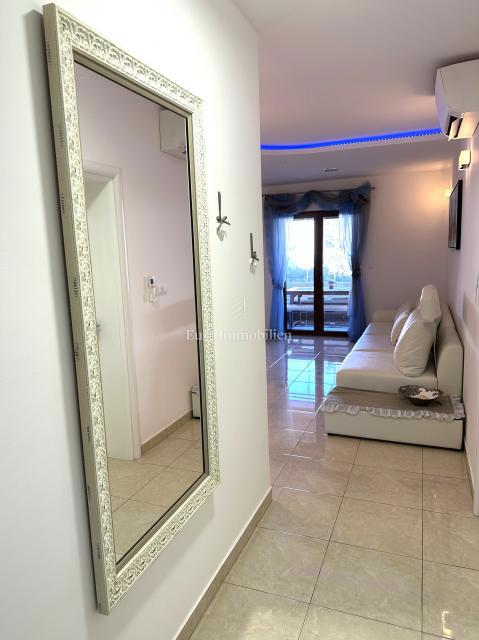 Apartma z vrtom 100 metrov od plaže!