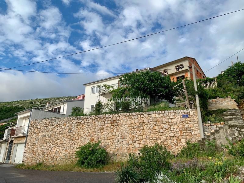 Senj - Hiša v dveh etažah s panoramskim pogledom na morje