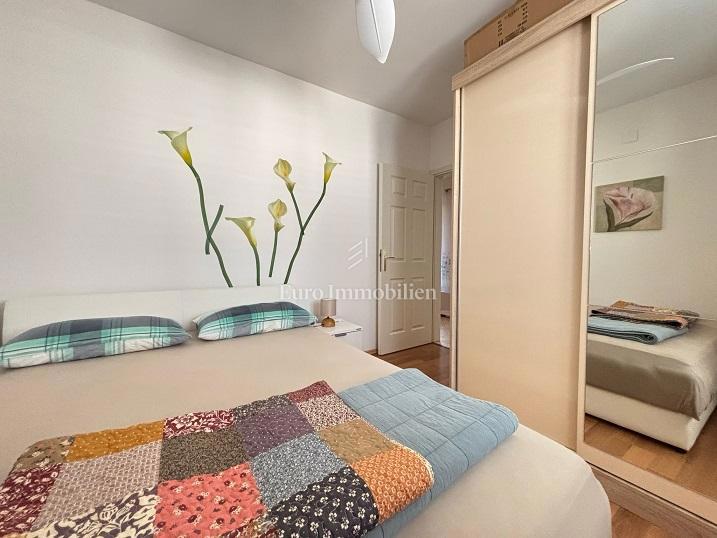 Novalja - apartma v pritličju z veliko teraso