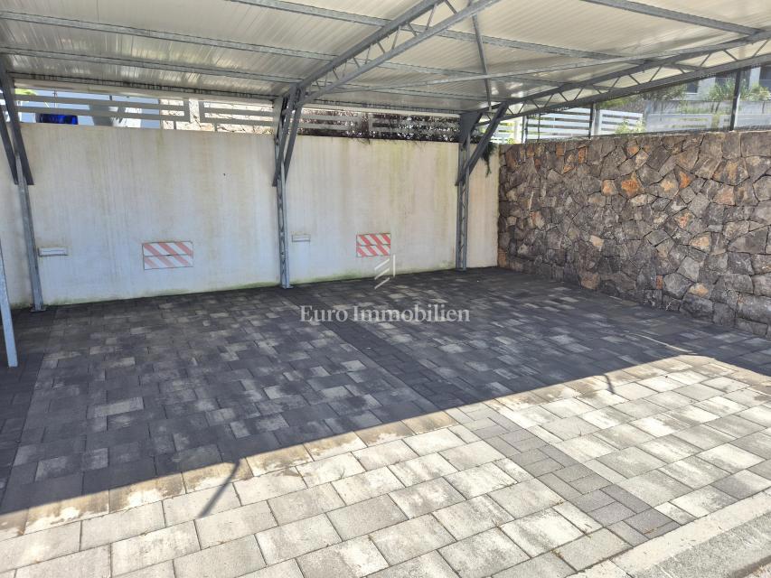 Apartma z bazenom in pogledom na morje