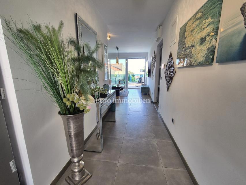Apartma z bazenom in pogledom na morje