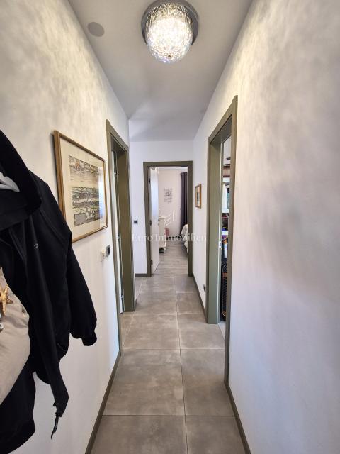 Apartma z bazenom in pogledom na morje