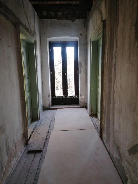 Bribir, hiša za adaptacijo s pogledom na morje