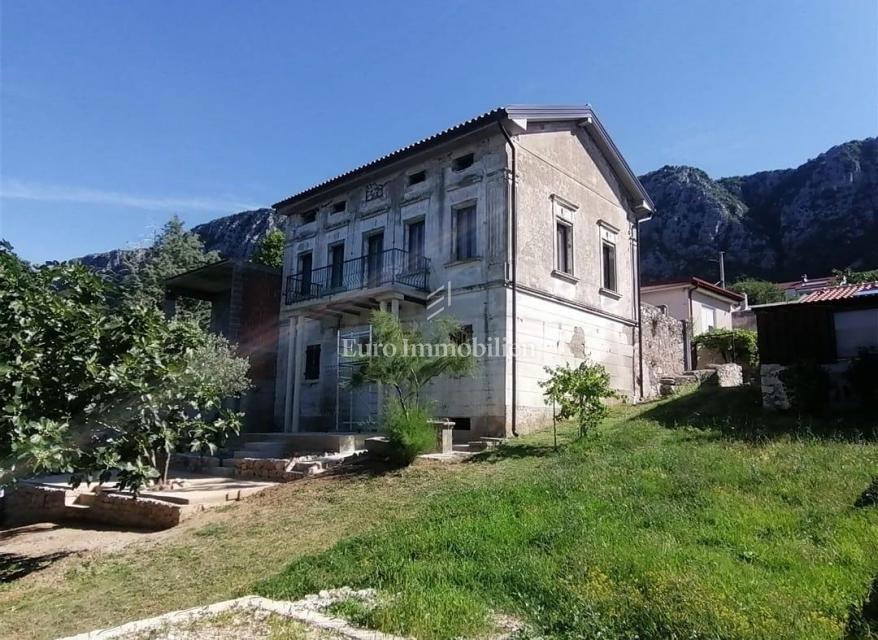Bribir, hiša za adaptacijo s pogledom na morje