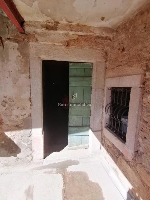 Bribir, hiša za adaptacijo s pogledom na morje