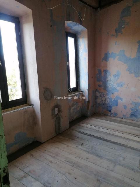 Bribir, hiša za adaptacijo s pogledom na morje