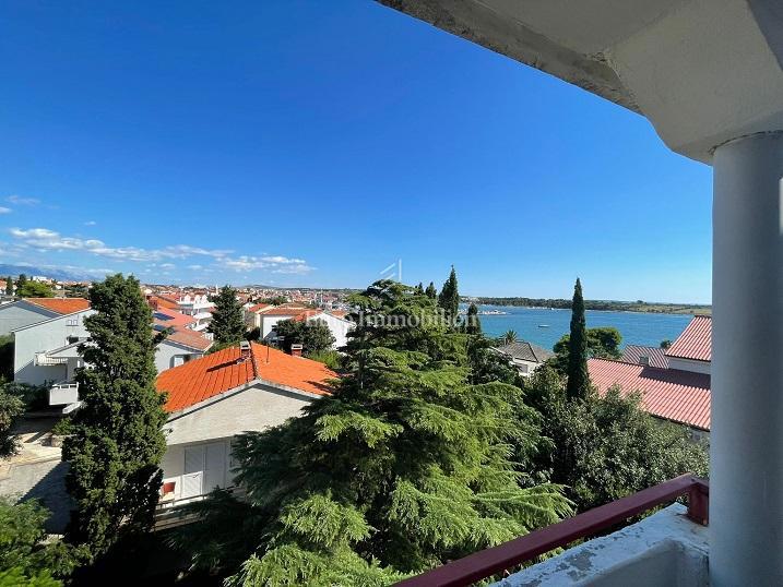 Novalja - hiša s 7 apartmaji in pogledom na morje