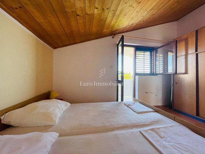 Novalja - hiša s 7 apartmaji in pogledom na morje