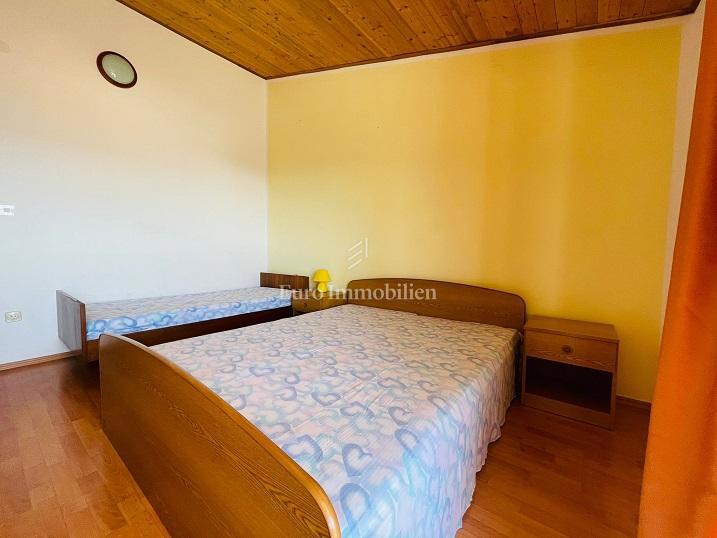 Novalja - hiša s 7 apartmaji in pogledom na morje