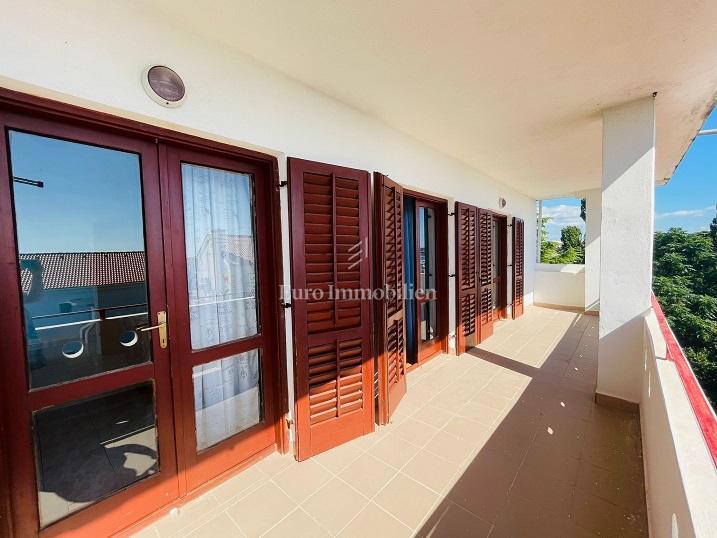 Novalja - hiša s 7 apartmaji in pogledom na morje