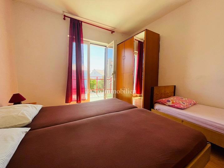 Novalja - hiša s 7 apartmaji in pogledom na morje