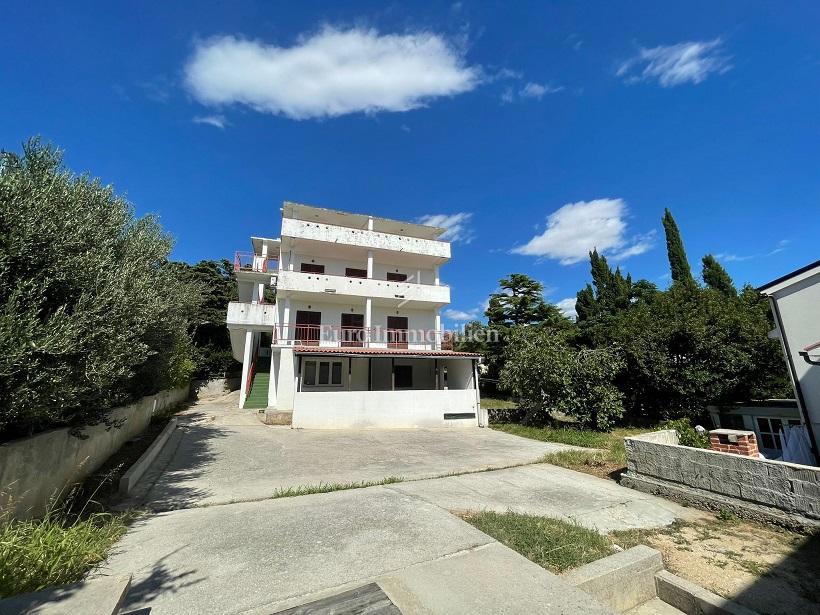 Novalja - hiša s 7 apartmaji in pogledom na morje