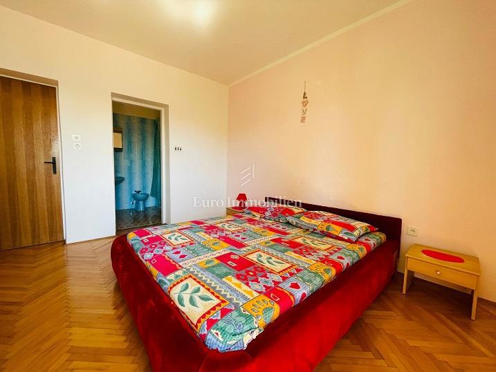 Novalja - hiša s 7 apartmaji in pogledom na morje