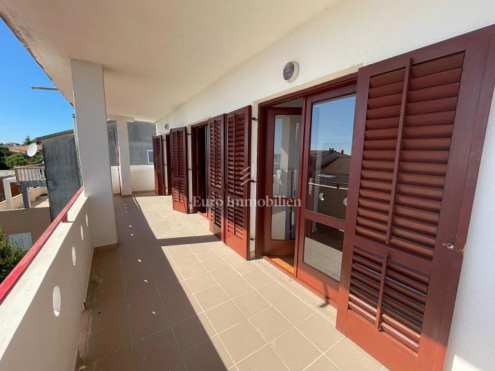 Novalja - hiša s 7 apartmaji in pogledom na morje