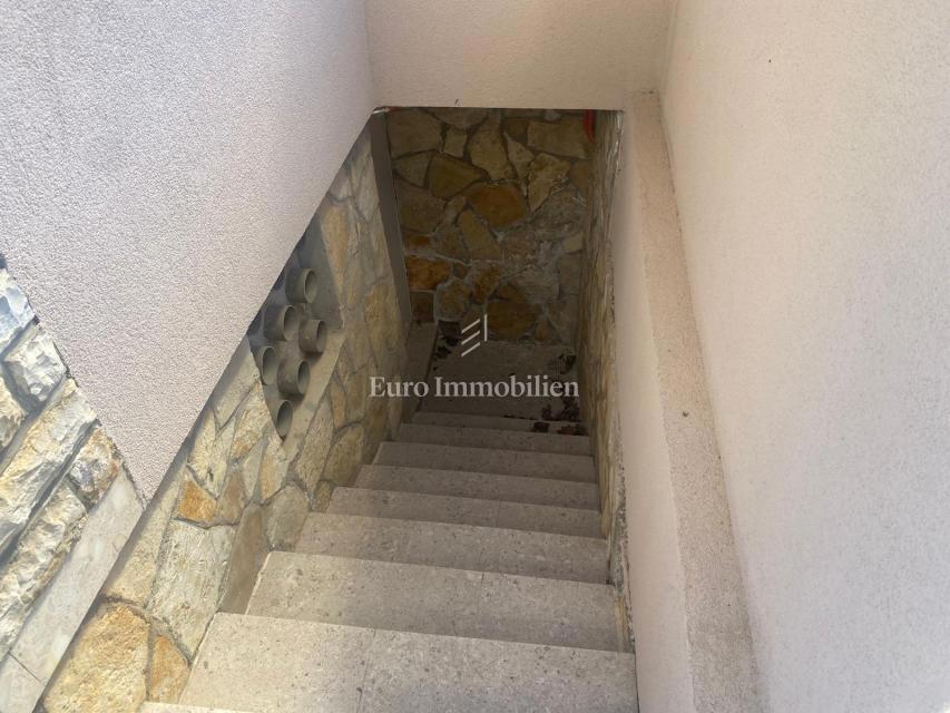 Pirovac - hiša s strešno teraso, bazenom in jacuzzijem
