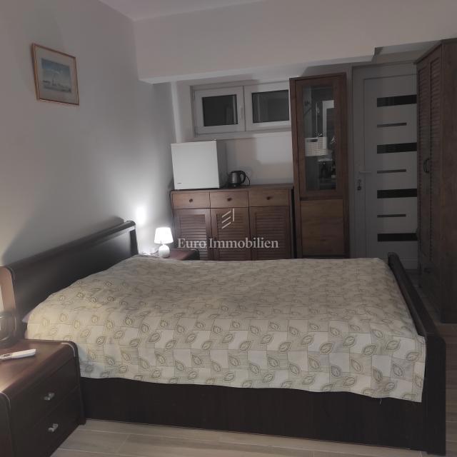 Pirovac - hiša s strešno teraso, bazenom in jacuzzijem