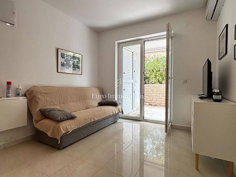 Gajac, otok Pag - apartma s teraso in vrtom