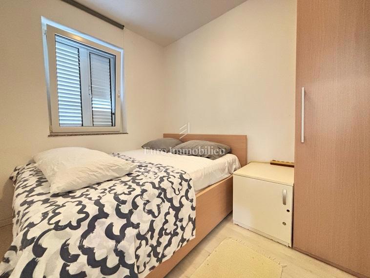 Gajac, otok Pag - apartma s teraso in vrtom