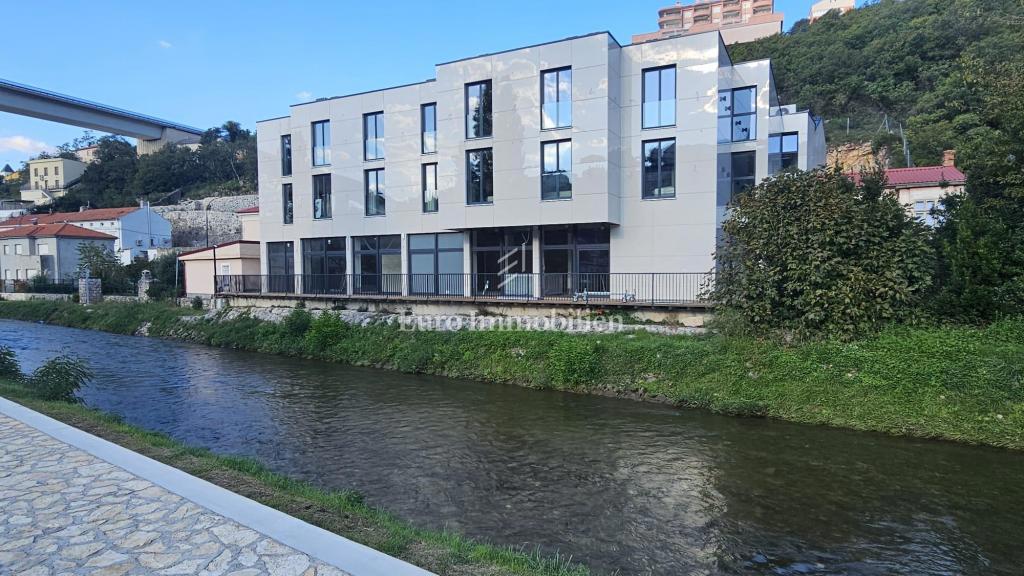 Novo prenovljeno stanovanje v središču Crikvenice