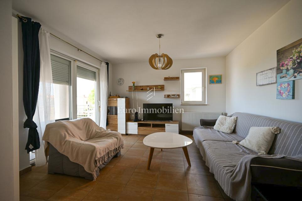 Istra, Tar, Stanovanje z vrtom in pogledom na morje