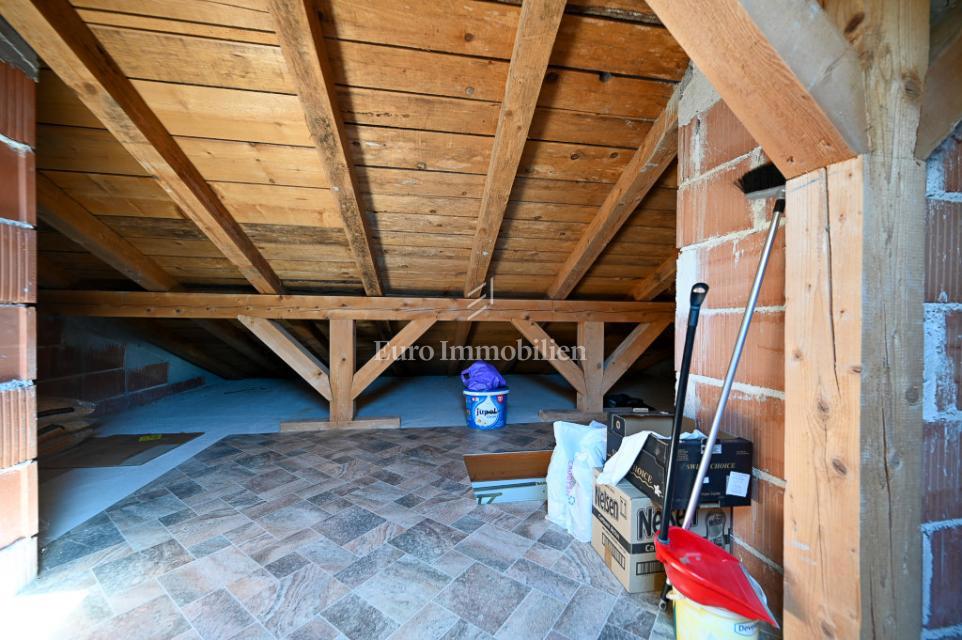 Novigrad – Stanovanje v bližini centra z razgledom na morje