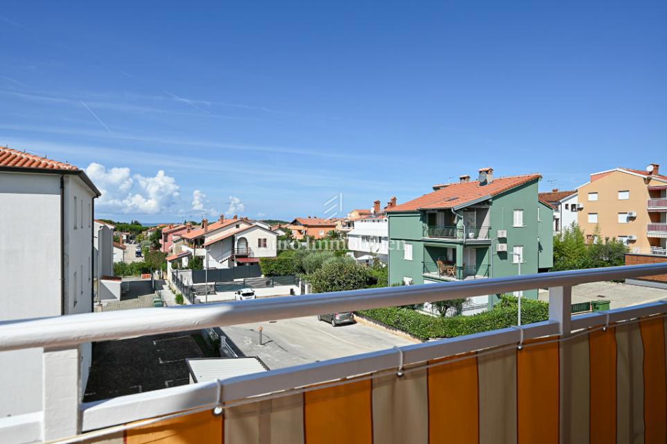 Novigrad – Stanovanje v bližini centra z razgledom na morje