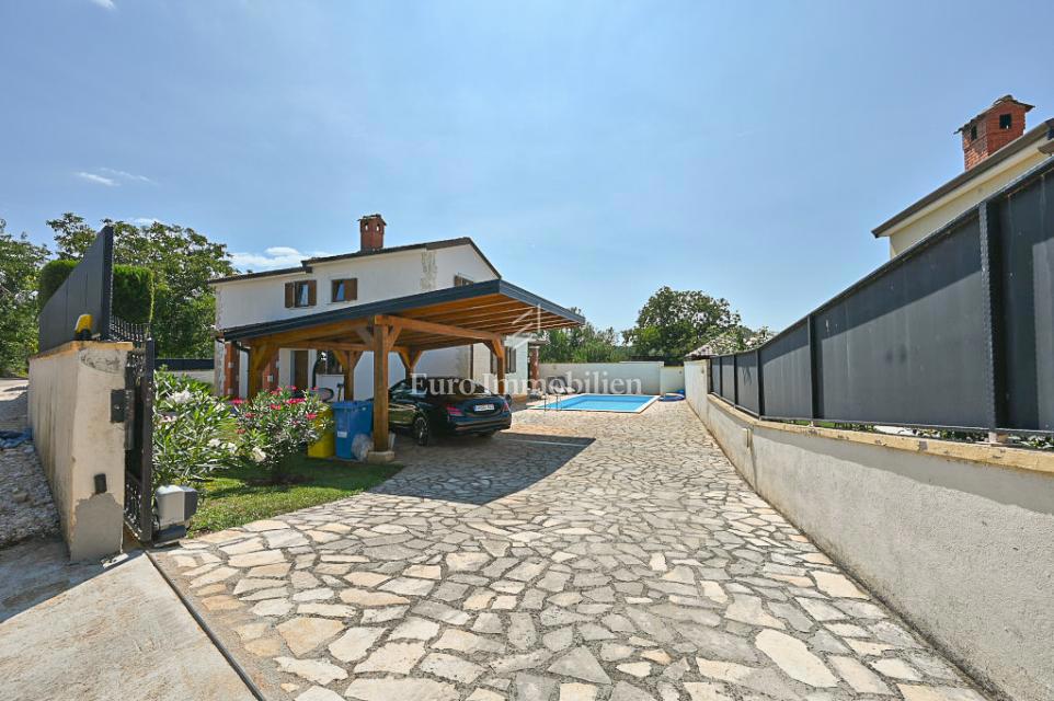 Istra, Vižinada – Samostoječa hiša z bazenom