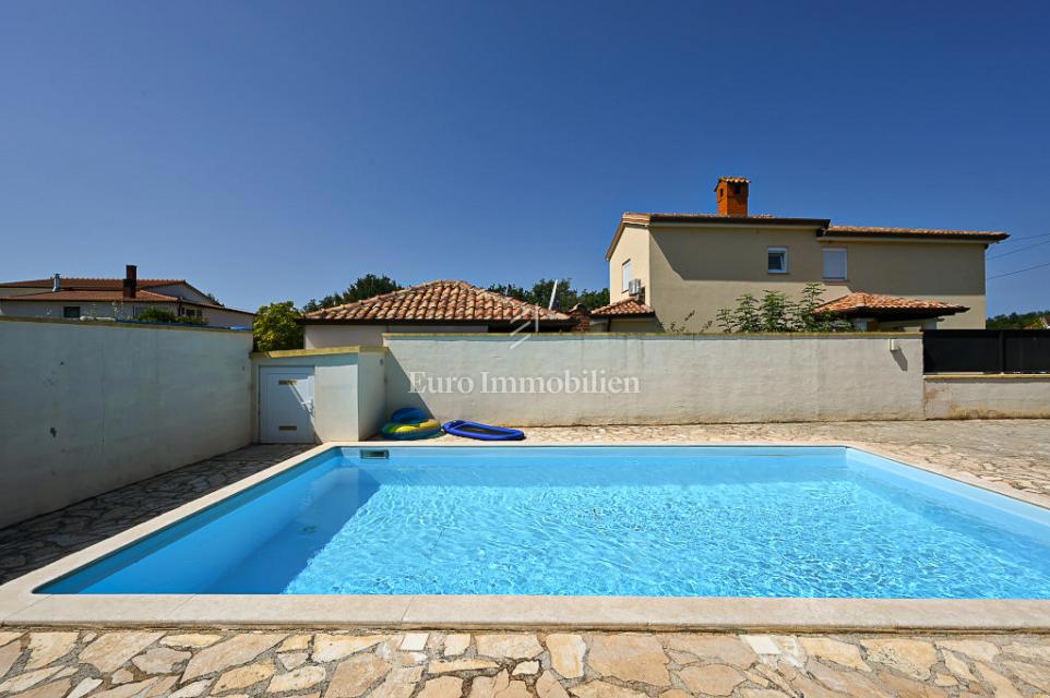 Istra, Vižinada – Samostoječa hiša z bazenom