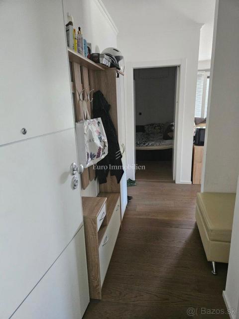 Dvosobno stanovanje s teraso in vrtom, Dramalj