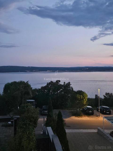 Dvosobno stanovanje s teraso in vrtom, Dramalj