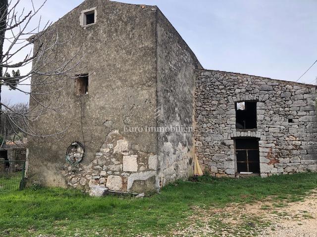 Otok Krk – Kamnita hiša z veliko parcelo