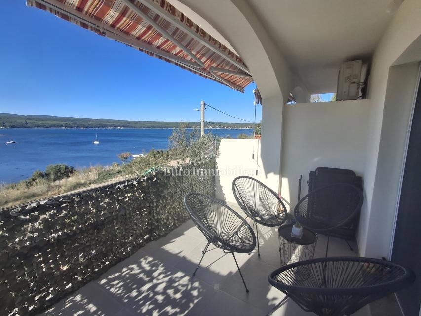 Stanovanje v prvi vrsti ob morju, Vrulje – Kruševo