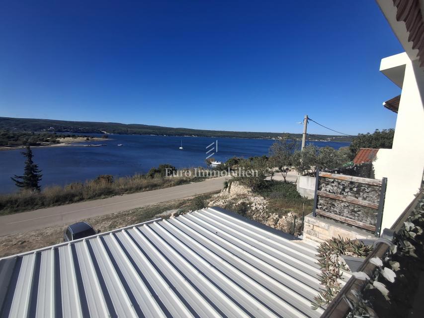 Stanovanje v prvi vrsti ob morju, Vrulje – Kruševo