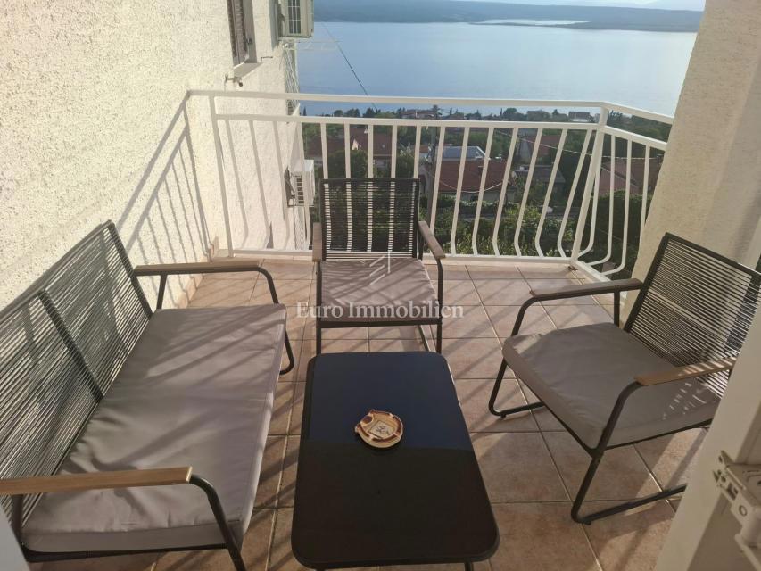 Dramalj, Stanovanje z balkonom in pogledom na morje