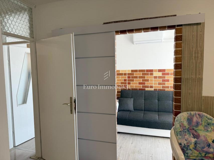 Senj, Stanovanje blizu morja in centra z razgledom