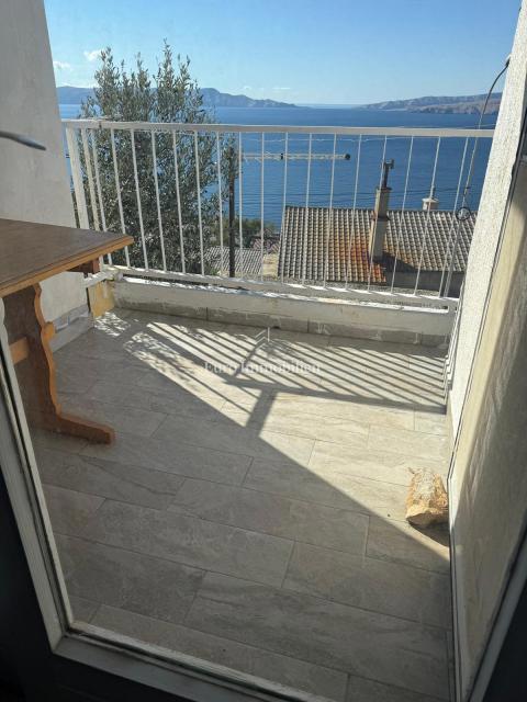 Senj, Stanovanje blizu morja in centra z razgledom