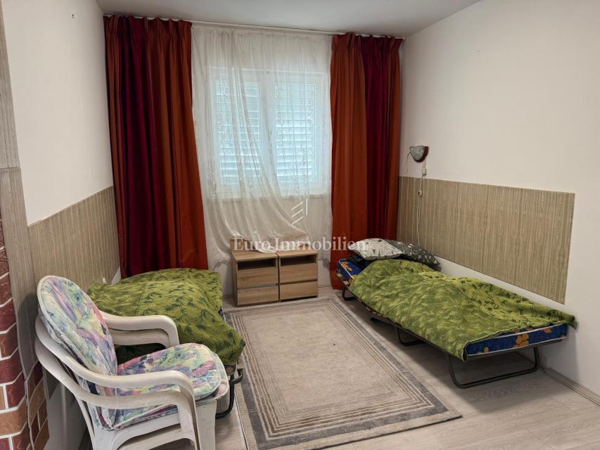 Senj, Stanovanje blizu morja in centra z razgledom