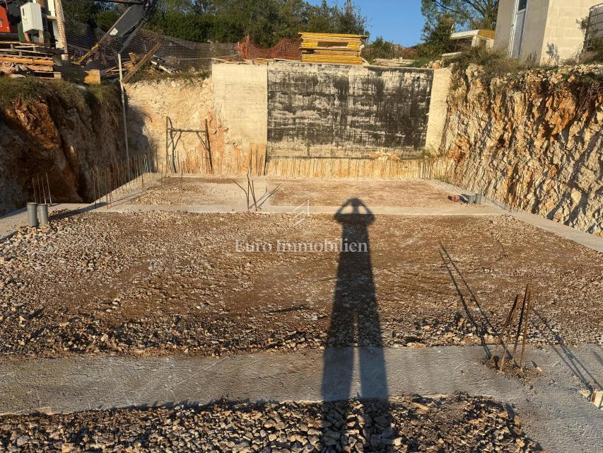 Zazidljivo zemljišče 80 m od morja, otok Molat