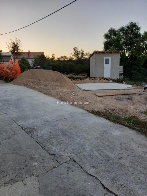 Zazidljivo zemljišče 80 m od morja, otok Molat